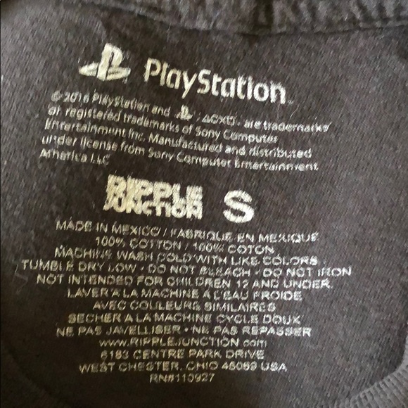 Sony PlayStation graphic t shirt. Small Size - Picture 4 of 4